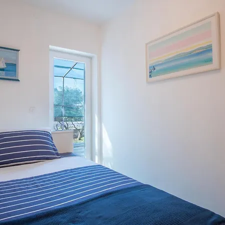 Apartment Soto Pirovac